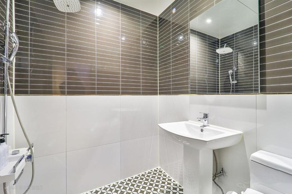 Koupelna v ubytování Incheon DK Hotel