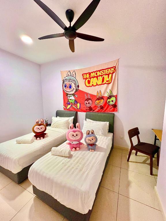 Postel nebo postele na pokoji v ubytování Legoland - HappyWonder Suite for Family ,Cozy, Wifi with Nice Garden Pool View!
