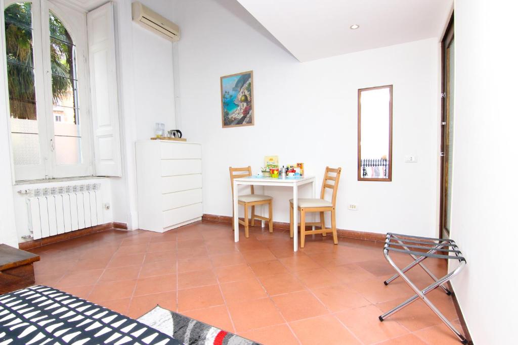 A seating area at La Sirena a Mergellina