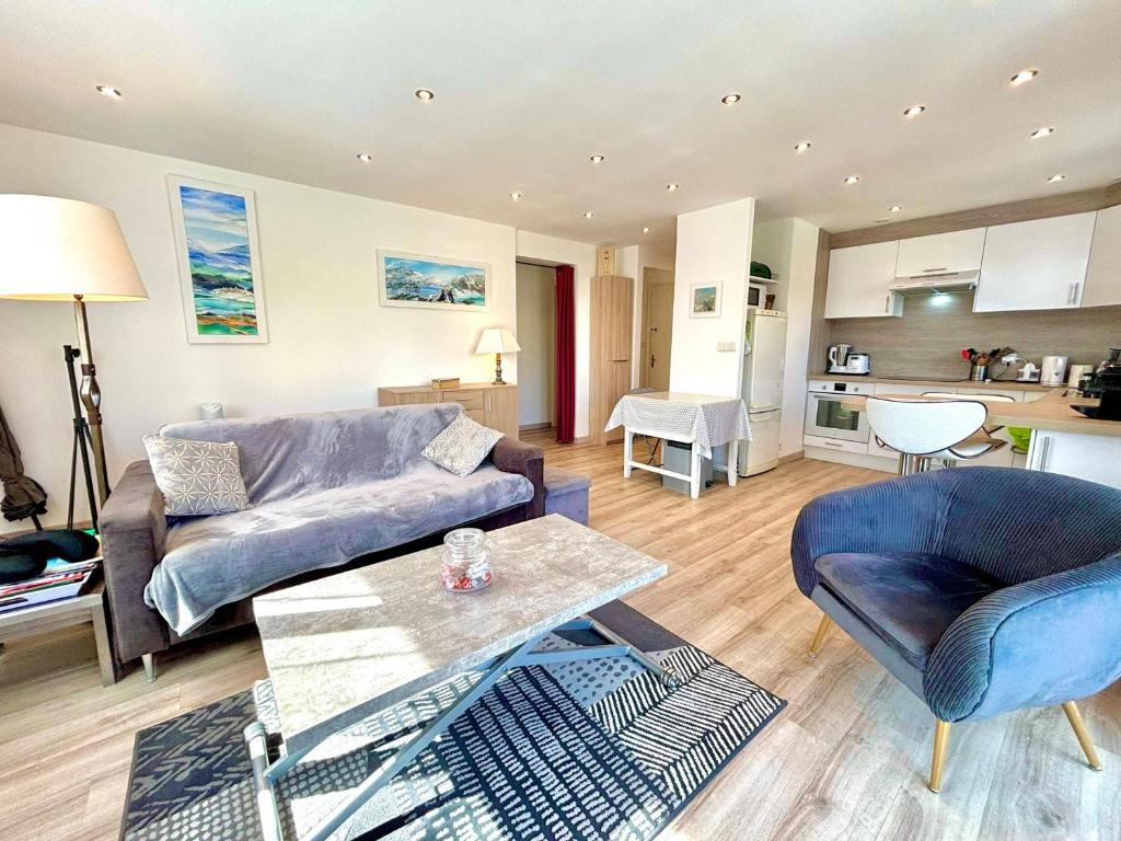 Photo de la galerie de l'établissement Spacieux F3 à Annecy, proche centre, balcon, parking, vélos et Wi-Fi - FR-1-432-87, à Annecy