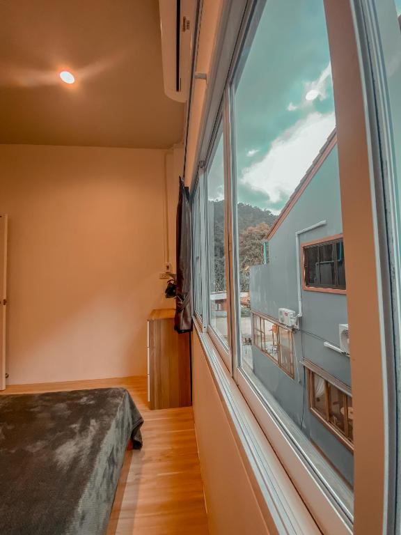 Fotografie z fotogalerie ubytování Little wild hostel khaosok v destinaci Khao Sok