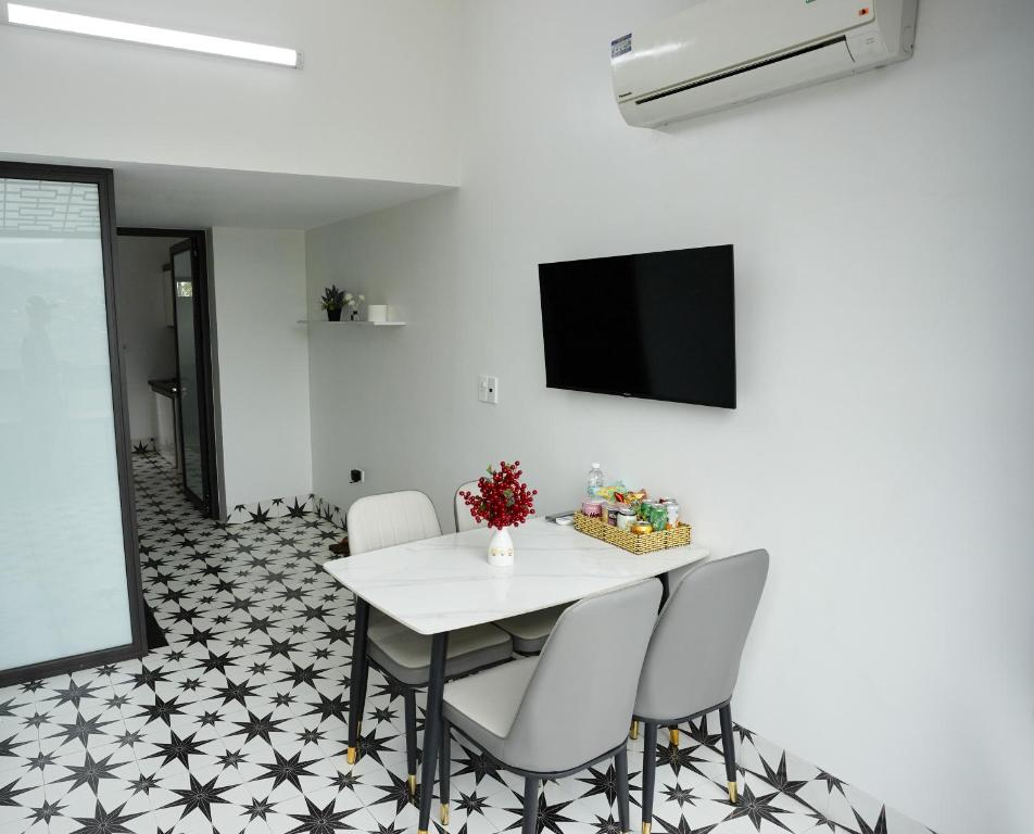TV a/nebo společenská místnost v ubytování Sweet Apartment Sa Pa