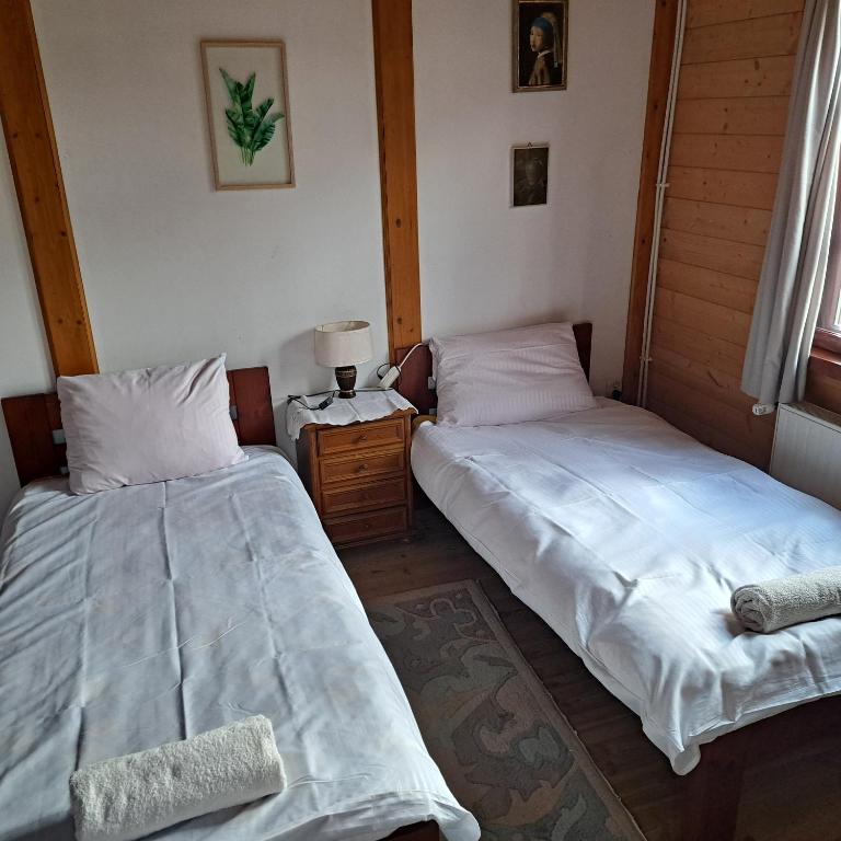 Dom myśliwski - Viervoudige Kamer Met Uitzicht Op De Tuin
