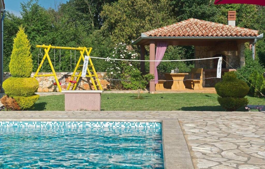 Bazén v ubytovaní House Klo alebo v jeho blízkosti