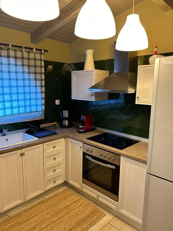 A kitchen or kitchenette at River country