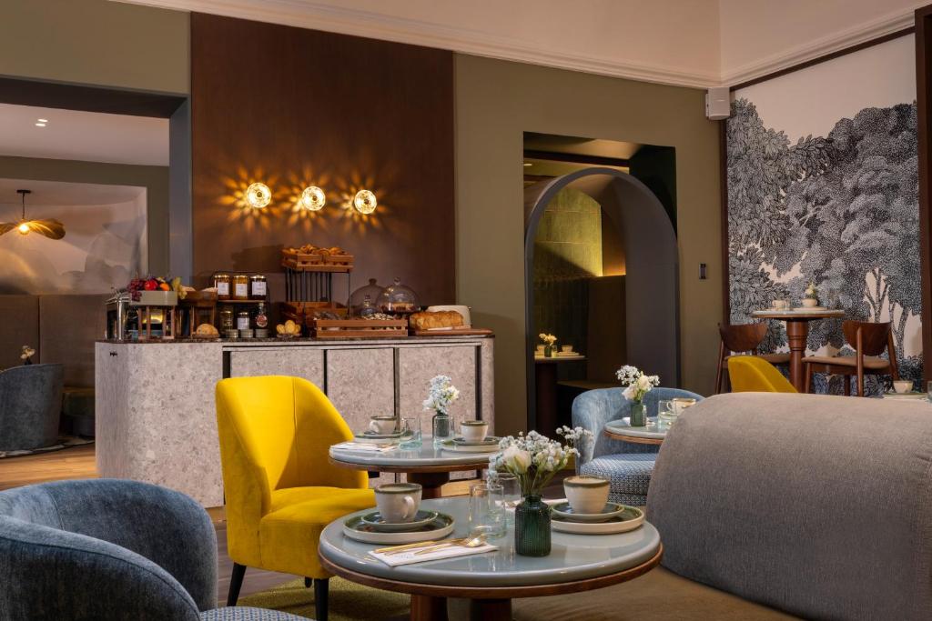 Posezení v ubytování Hôtel L'Ormaie & Spa