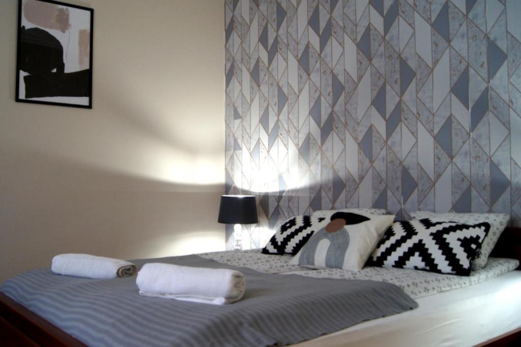 Cozy Old Town Apartments - Two-Bedroom Apartment III