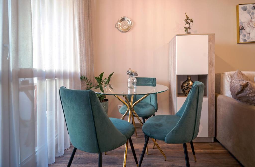 Posezení v ubytování Bright Inn - Holiday & Business Apartment
