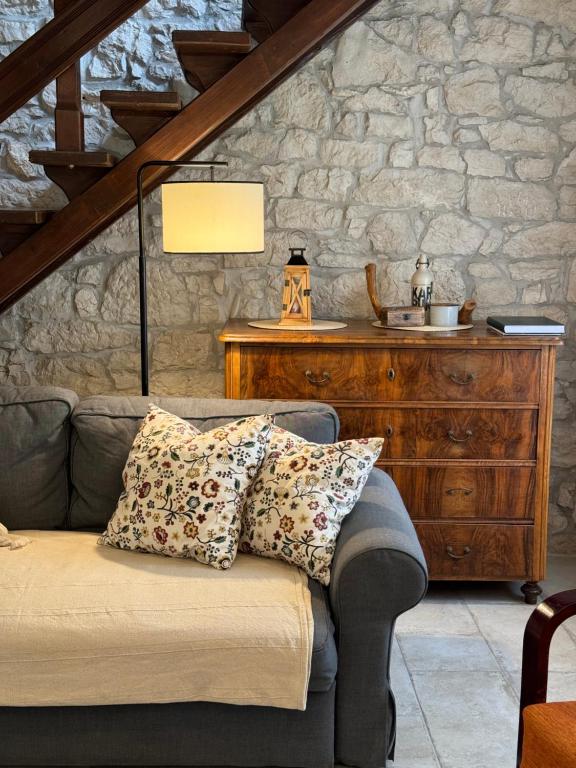 Posedenie v ubytovaní House Kisic