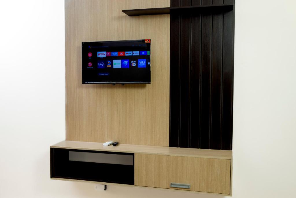 TV a/nebo společenská místnost v ubytování Luxury Canyon Suites