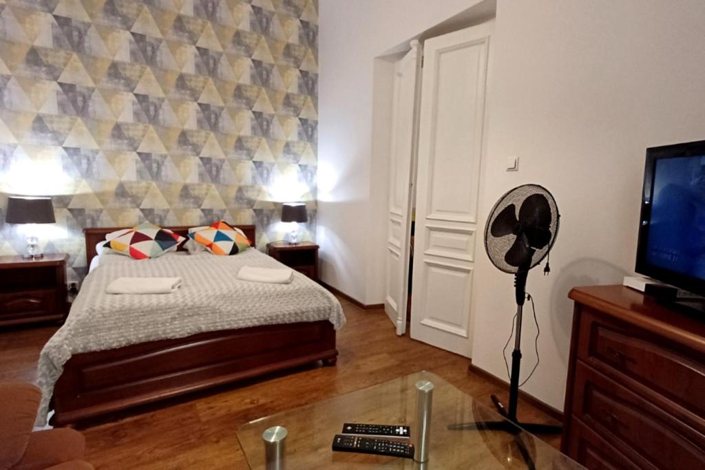 Cozy Old Town Apartments - Two-Bedroom Apartment I
