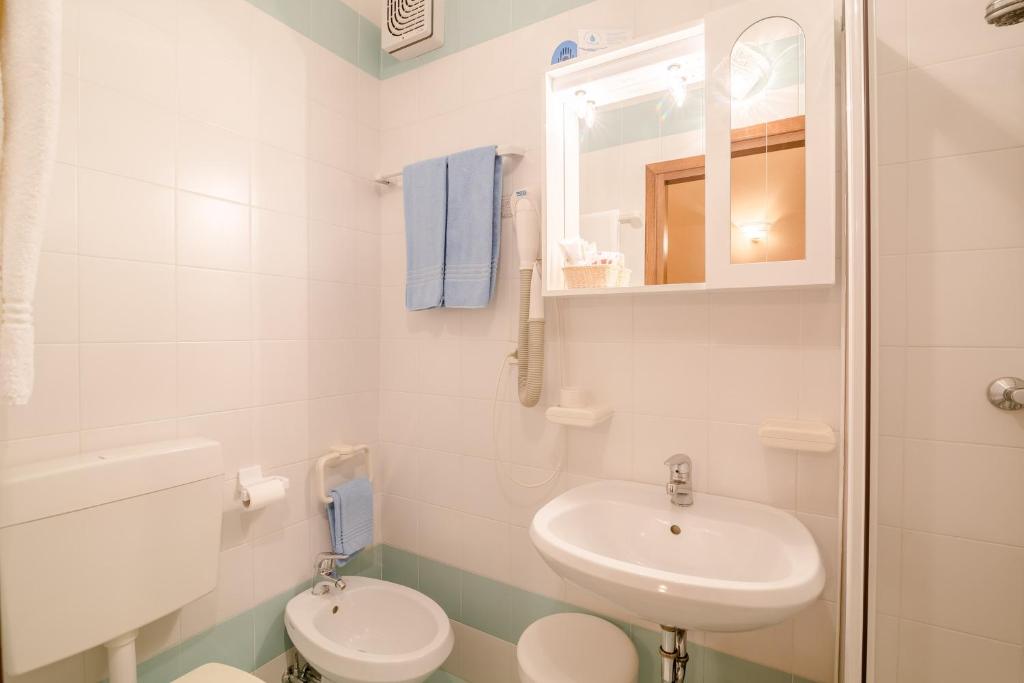 Albergo Genzianella - Standard Triple Room