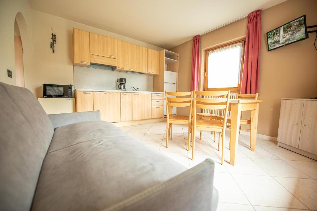 Kuchnia lub aneks kuchenny w obiekcie Apartments & Rooms MyHolidayLivigno