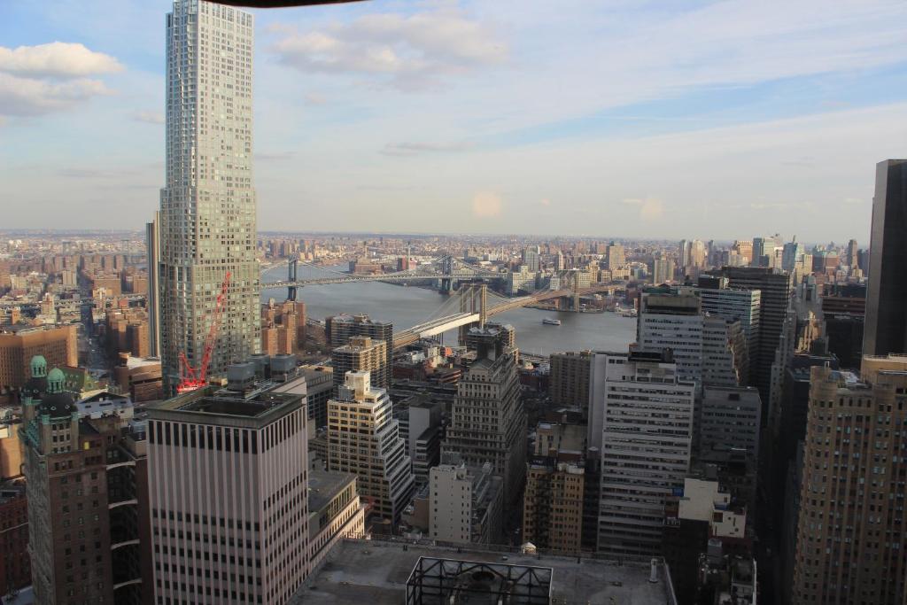 Uma visão geral de Nova York ou uma vista da cidade tirada do hotel