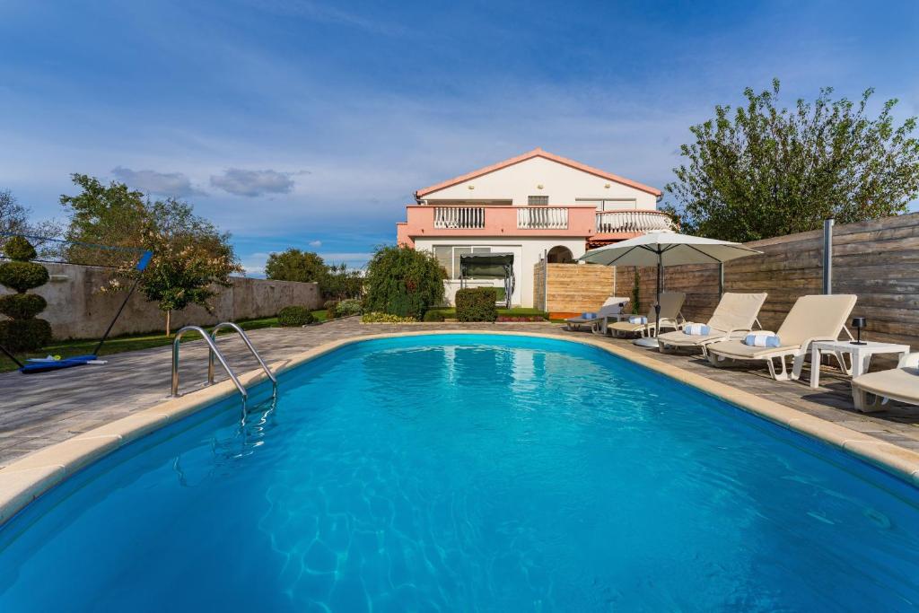 Πισίνα στο ή κοντά στο MY DALMATIA - Holiday home Maroko with private pool