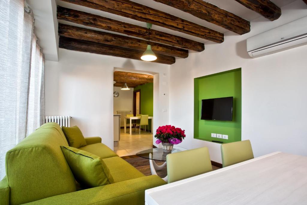 Good Wine Apartments - 16