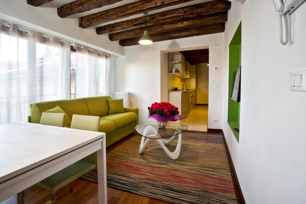 Good Wine Apartments - 15