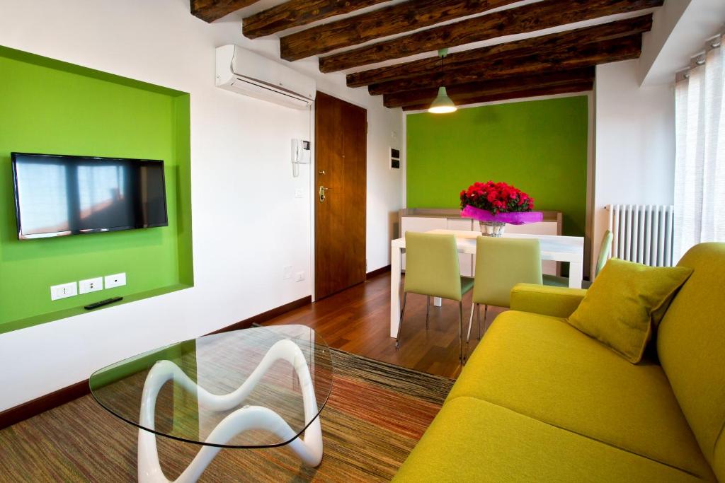 Good Wine Apartments - 13