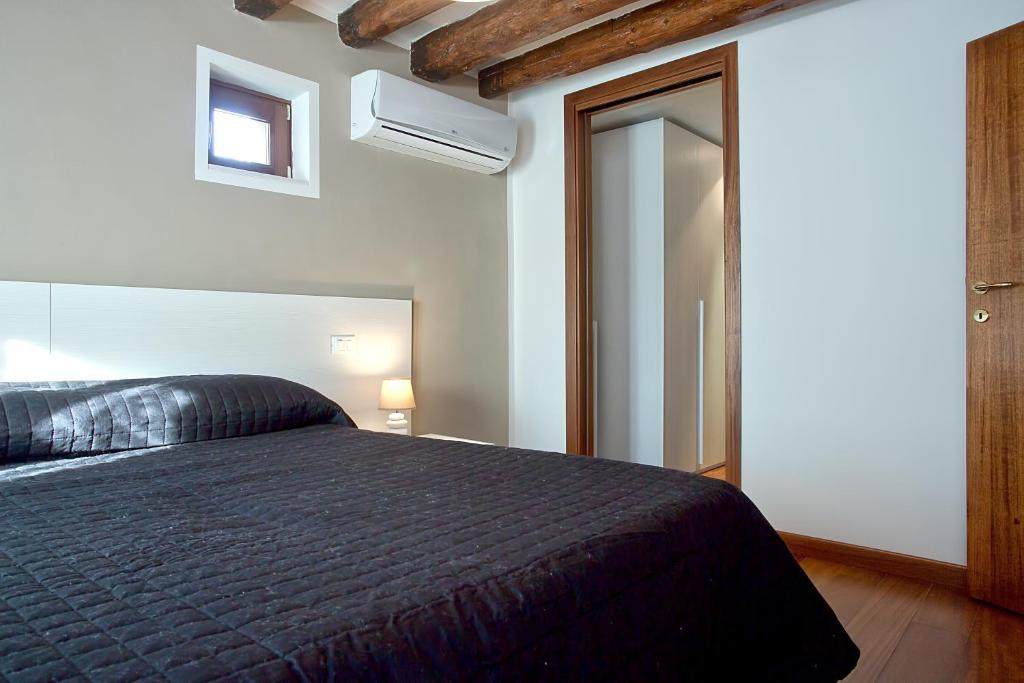 Good Wine Apartments - One-Bedroom Apartment