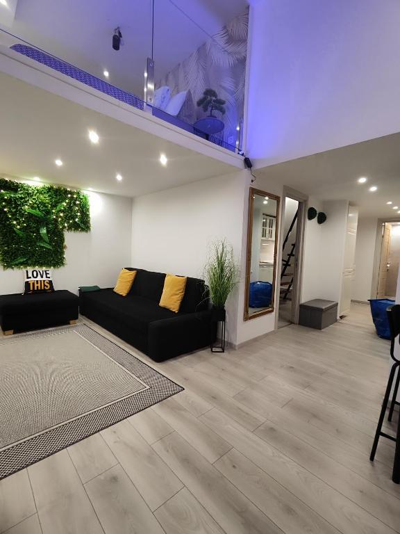 Dolce Vita Crystal 1071 Budapest, Damjanich utca 30 kép - 1