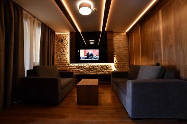 Posezení v ubytování HOTEL EMROVIC RAJ
