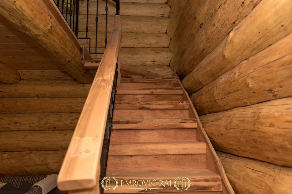 Fotografie z fotogalerie ubytování HOTEL EMROVIC RAJ v destinaci Novi Pazar
