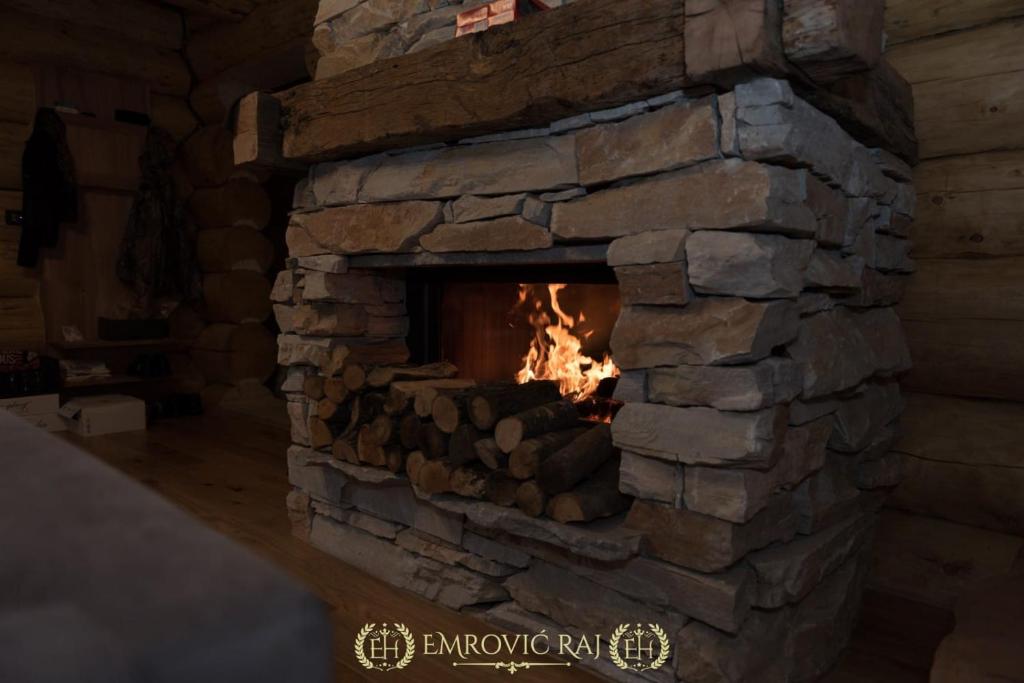 Fotografie z fotogalerie ubytování HOTEL EMROVIC RAJ v destinaci Novi Pazar