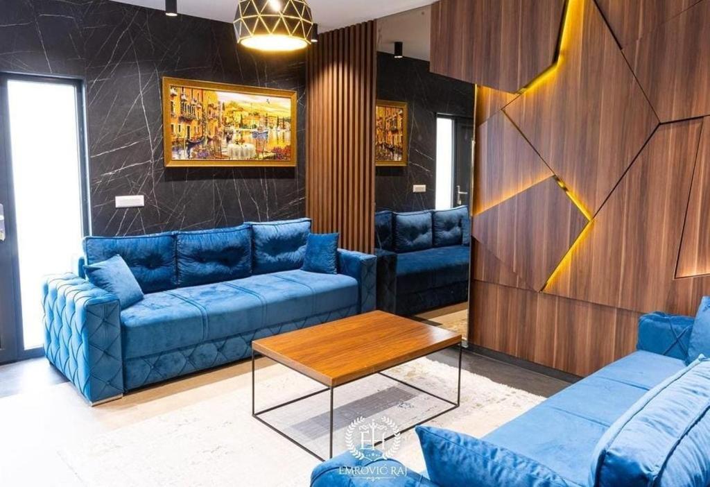 Posezení v ubytování HOTEL EMROVIC RAJ