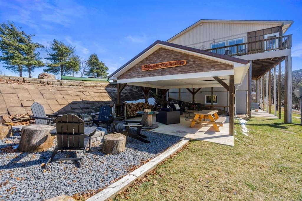 Curated visual reference: Standly Mountain Seeks Cabins Reference: Mountain Top Retreat Shenandoah Stanley Updated Prices 2025