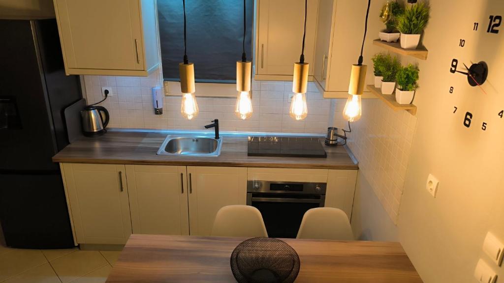 Η κουζίνα ή μικρή κουζίνα στο M&G comfort home