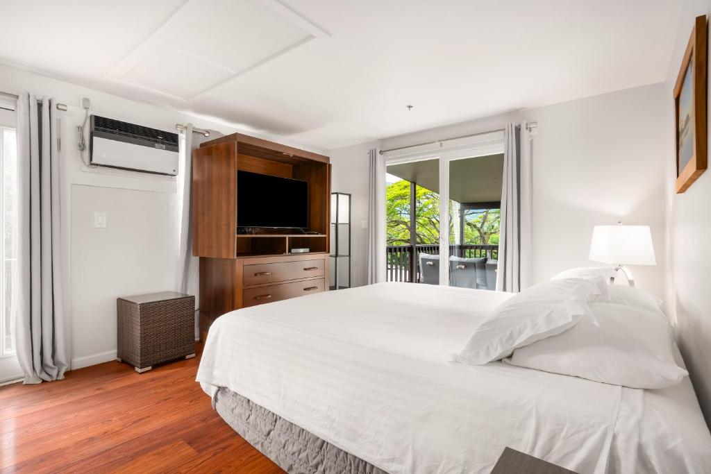 Paradise Bay Resort - Studio With Bay View