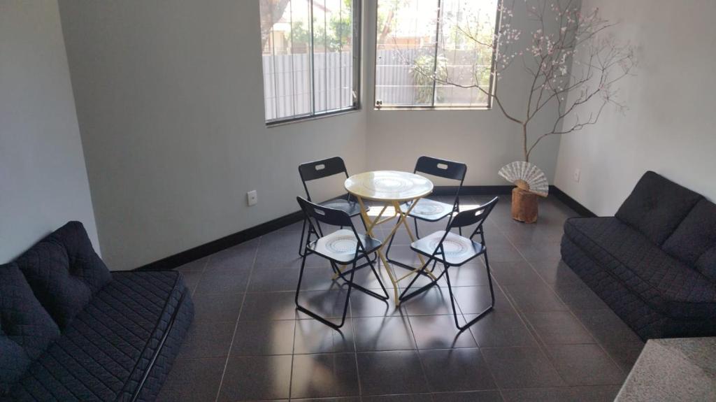 Posezení v ubytování Casa 4 quartos com piscina