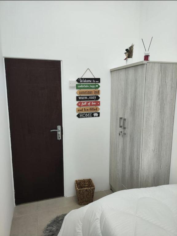 Postel nebo postele na pokoji v ubytování Amazing Cozy Room Sea View - ROOM INSIDE APARTMENT