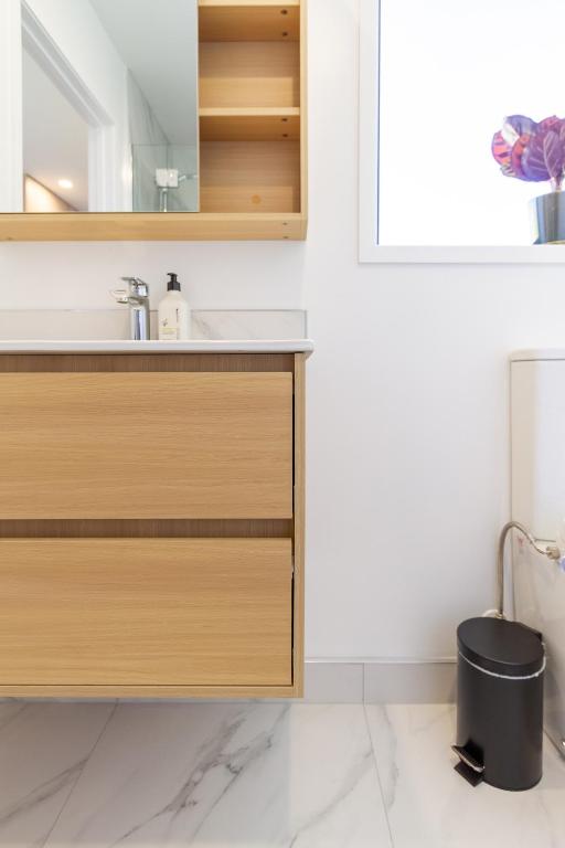 Metro Escape Studio across South City Mall - Resim 8