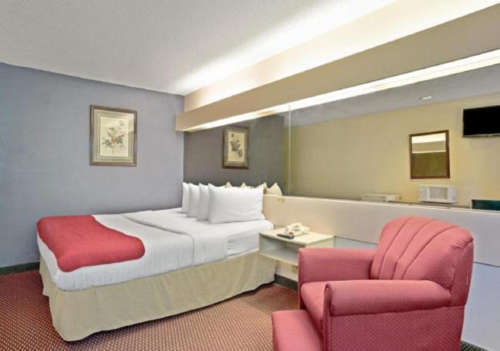 Stay Express inn and Suites Atlanta Union City - King Suite