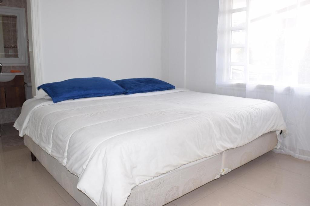 Postel nebo postele na pokoji v ubytování NAPOLES - Luxury Home