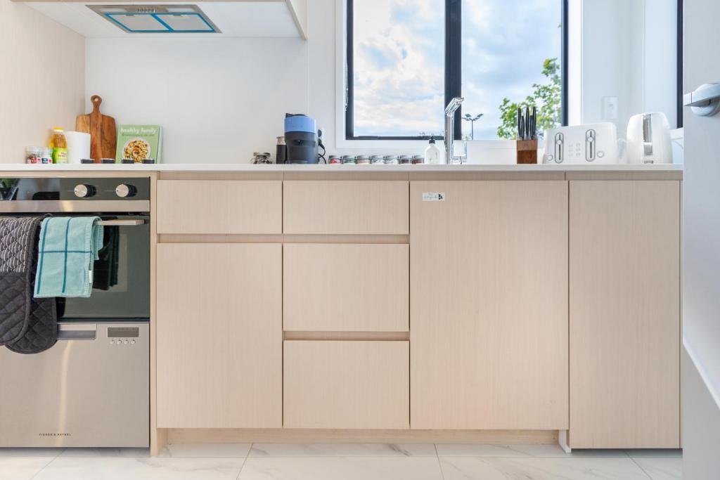 Charming Studio with desk space near South City Mall - Resim 4