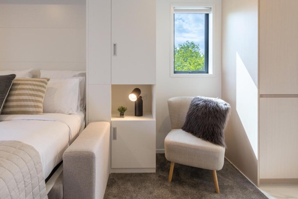 Charming Studio with desk space near South City Mall - Resim 10