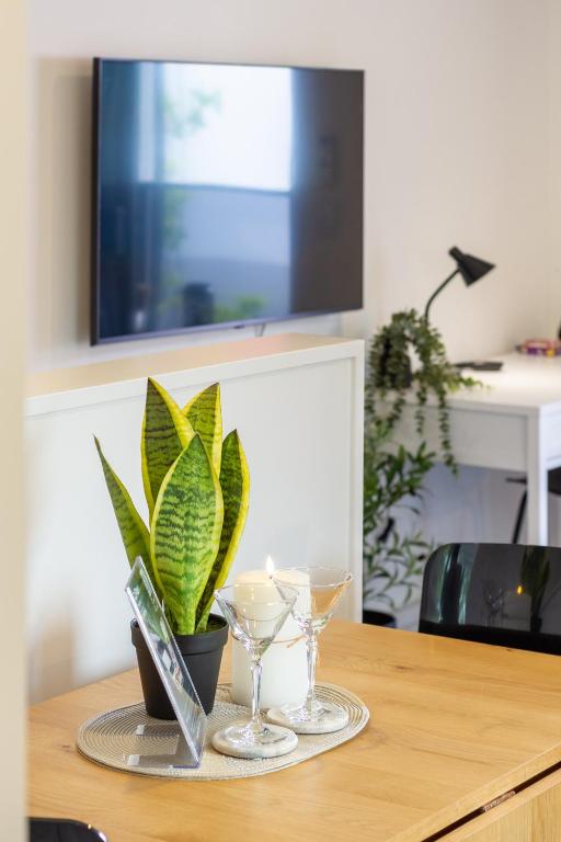 Charming Studio with desk space near South City Mall - Resim 14