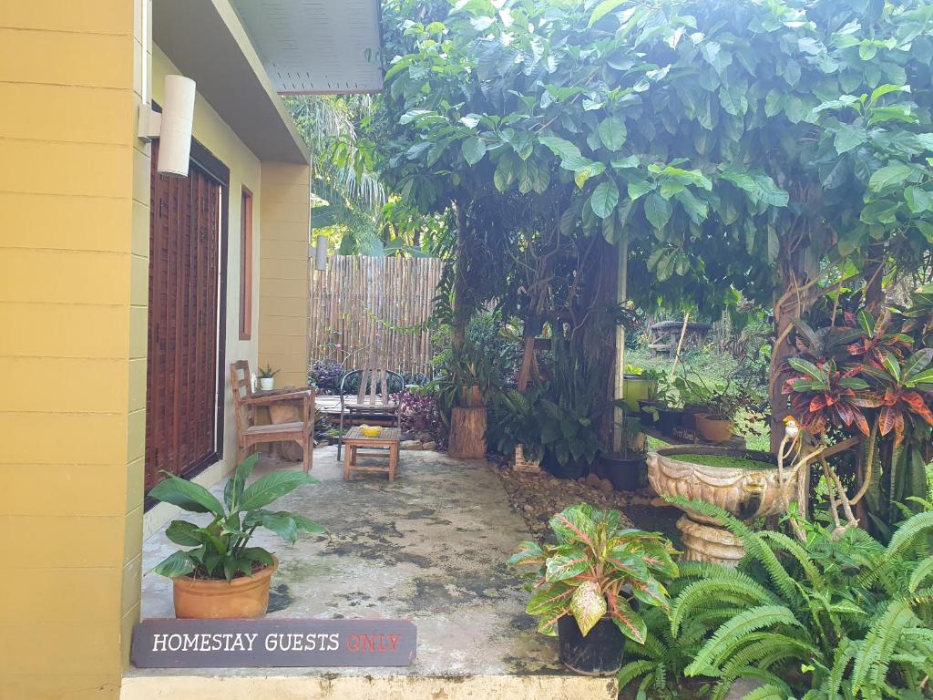 Zahrada ubytování Mind's Homestay มายด์โฮมสเตย์