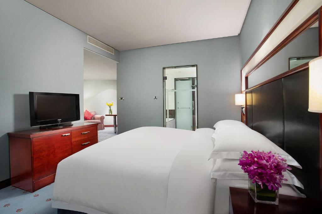 TV a/nebo společenská místnost v ubytování Crowne Plaza Wuxi City Center
