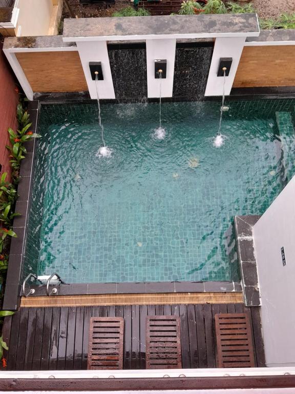 Bazén v ubytování My Hotel Phuket nebo v jeho okolí