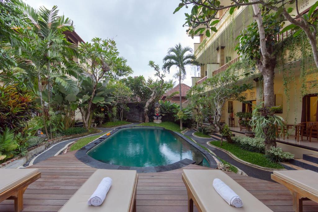 Bazén v ubytování The Tunjung Ubud Retreat nebo v jeho okolí