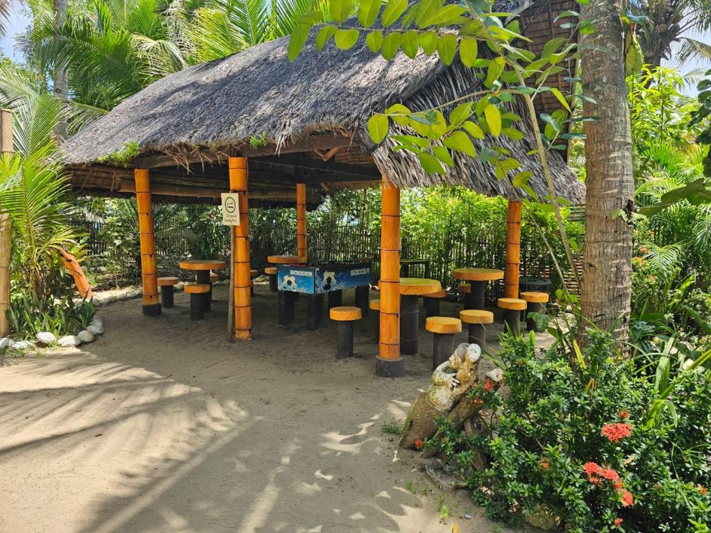 Zahrada ubytování Big BamBoo Beach Resort Sipalay