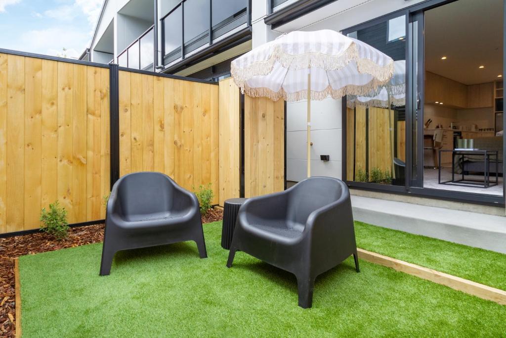 Spacious Ground-Level Studio in Central Location - Resim 17