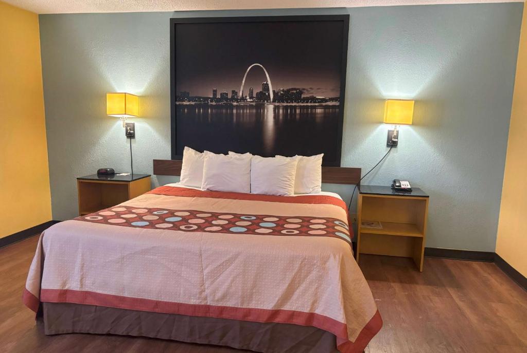 Super 8 by Wyndham O'Fallon - King Room - Non-Smoking