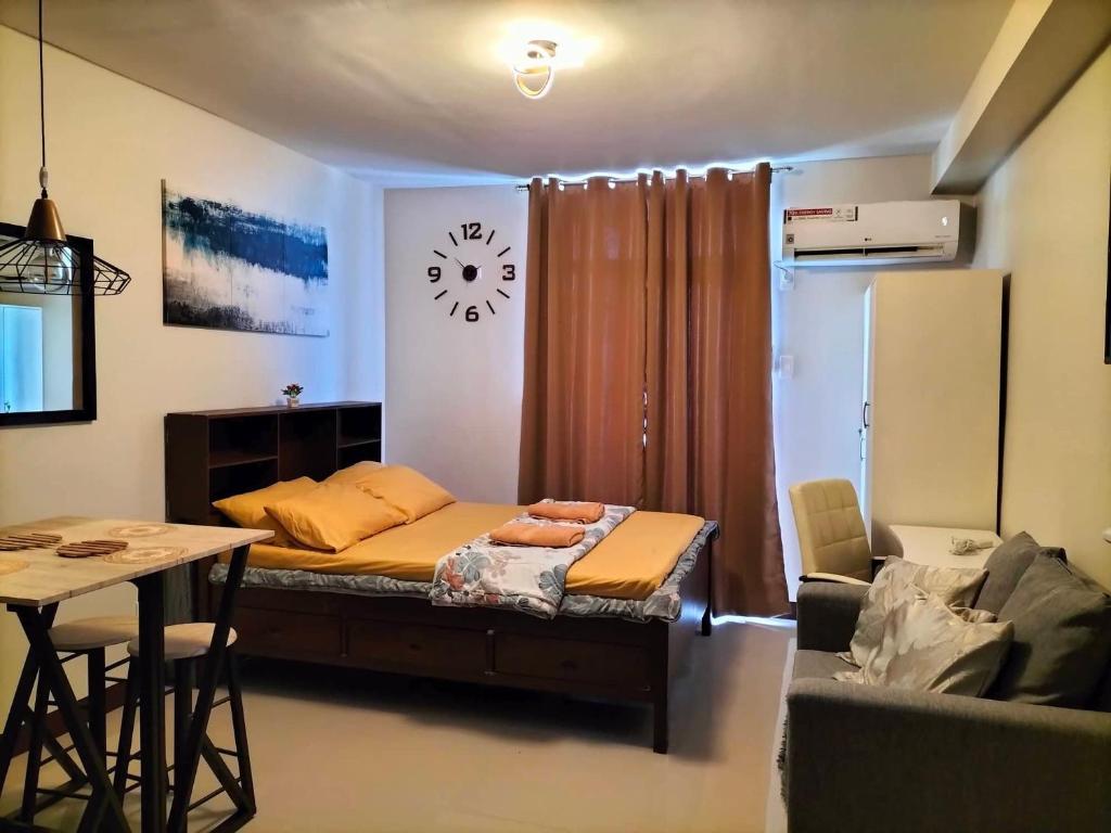 Χώρος καθιστικού στο Spacious Minimalist Condo