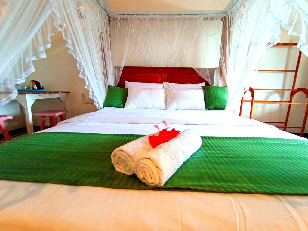 Lavender mirissa - 4