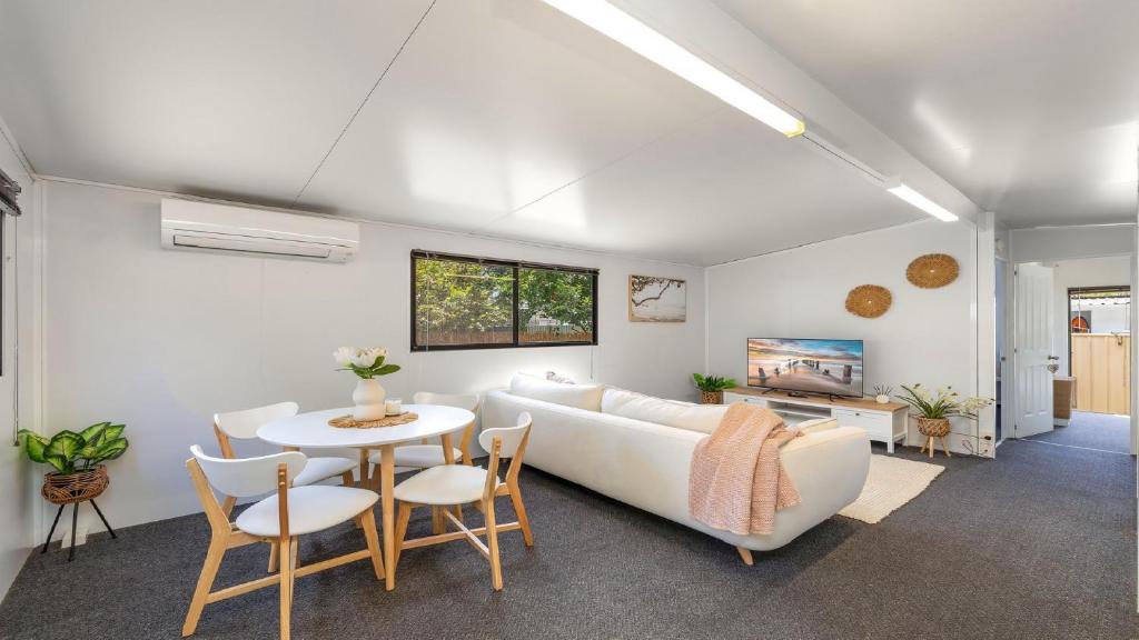 Letto o letti in una camera di Sunshine Cottage Umina Beach