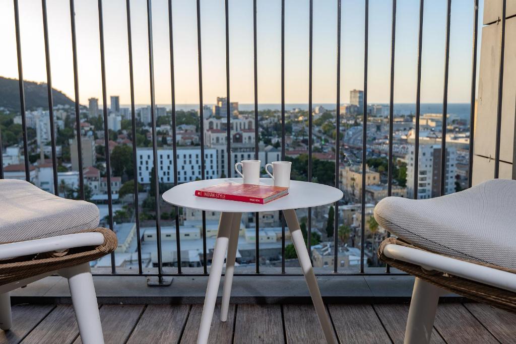 Balkón nebo terasa v ubytování Cape Dor luxury apartments Haifa